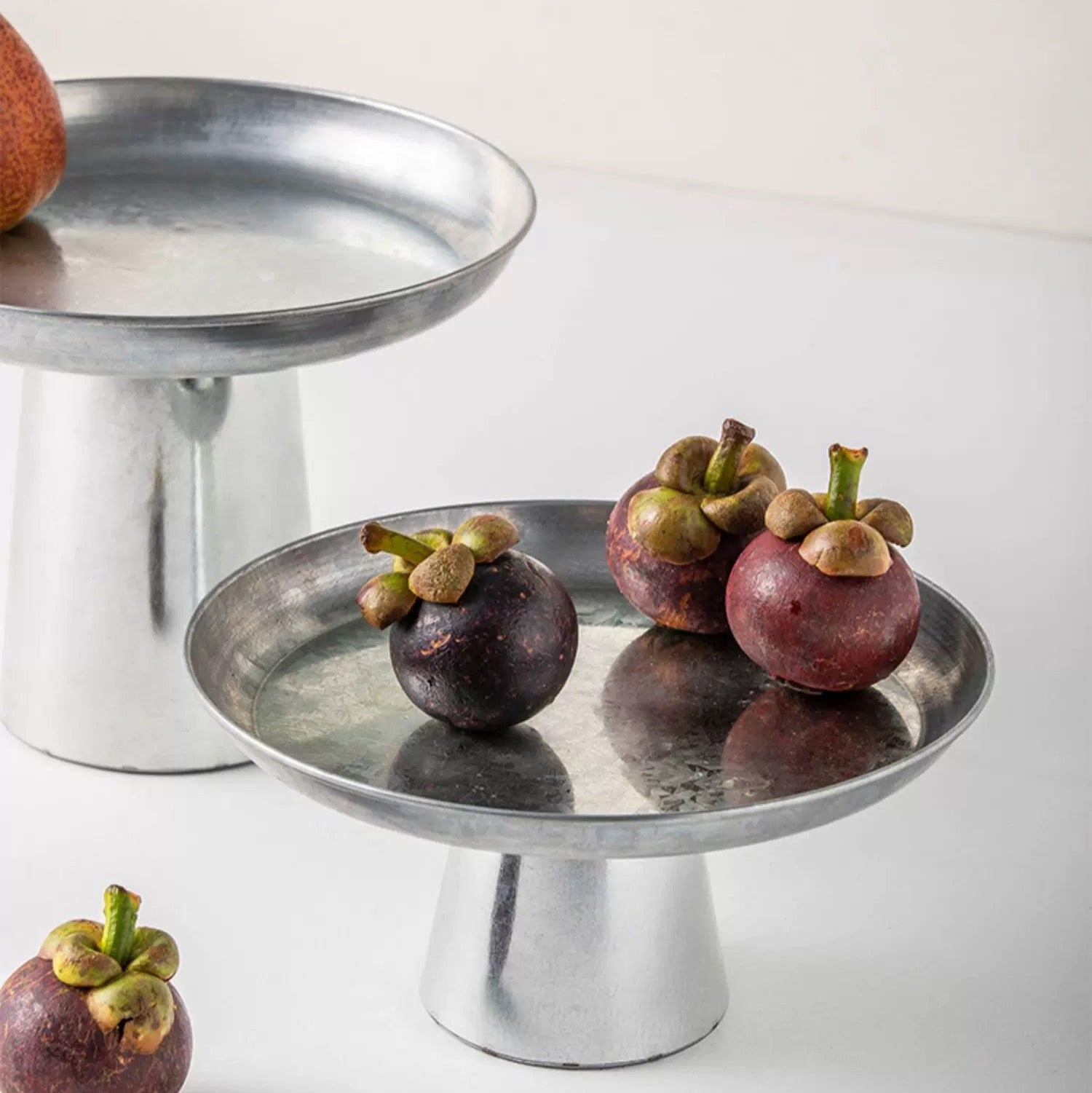 Metal Cake Stand / High-footed plate